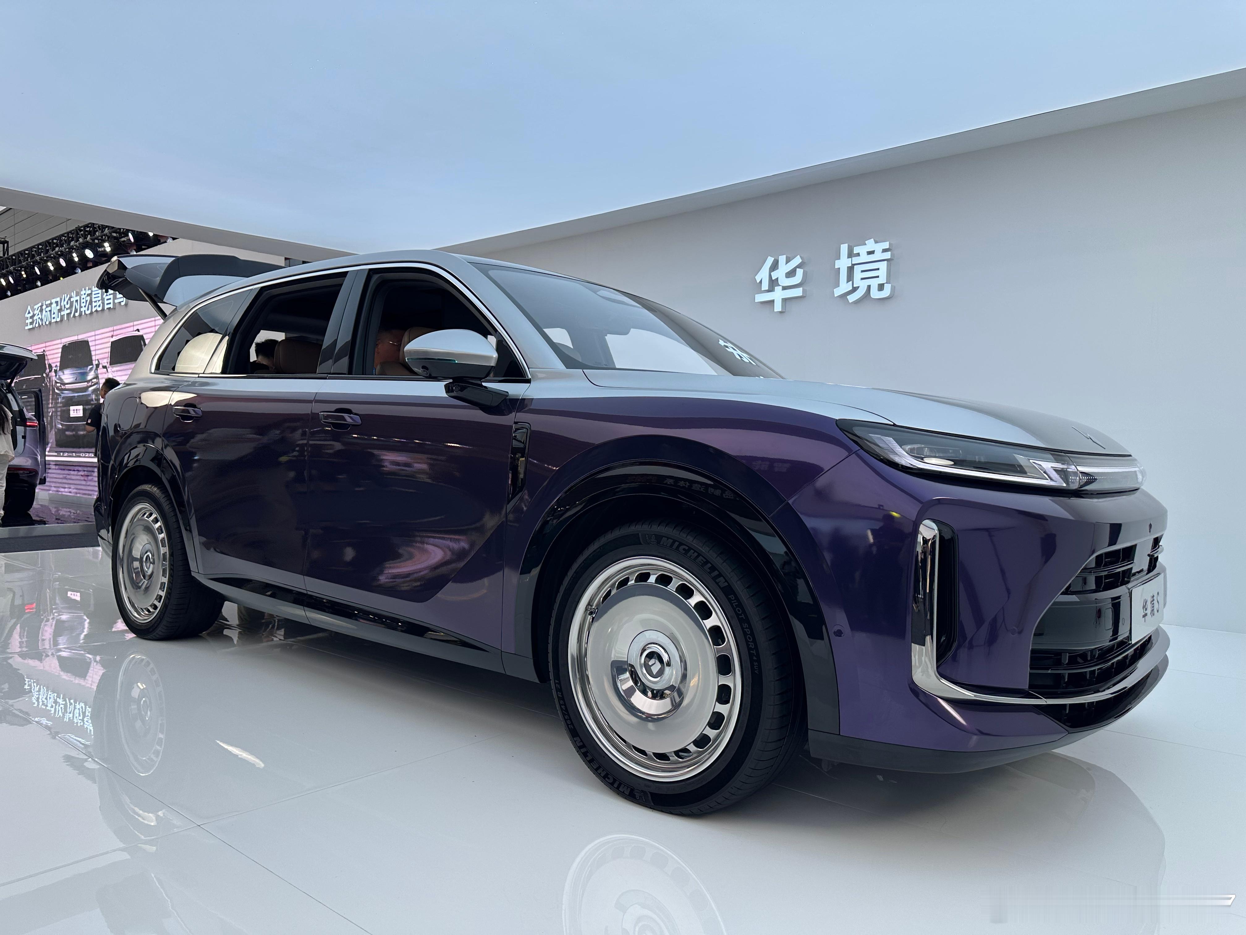 人民需要什么，五菱就造什么！这句话五菱真的是一直在认真做。今年大家都在出大6座S