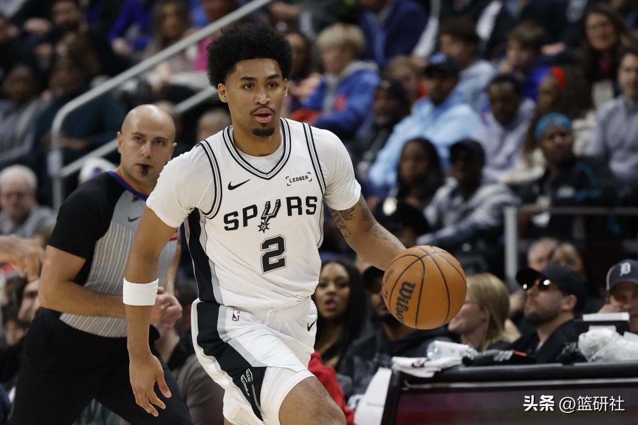 榜眼哈珀会成为吉诺比利还是哈登？

马刺菜鸟哈珀很出色，但马刺后卫线人才济济，福