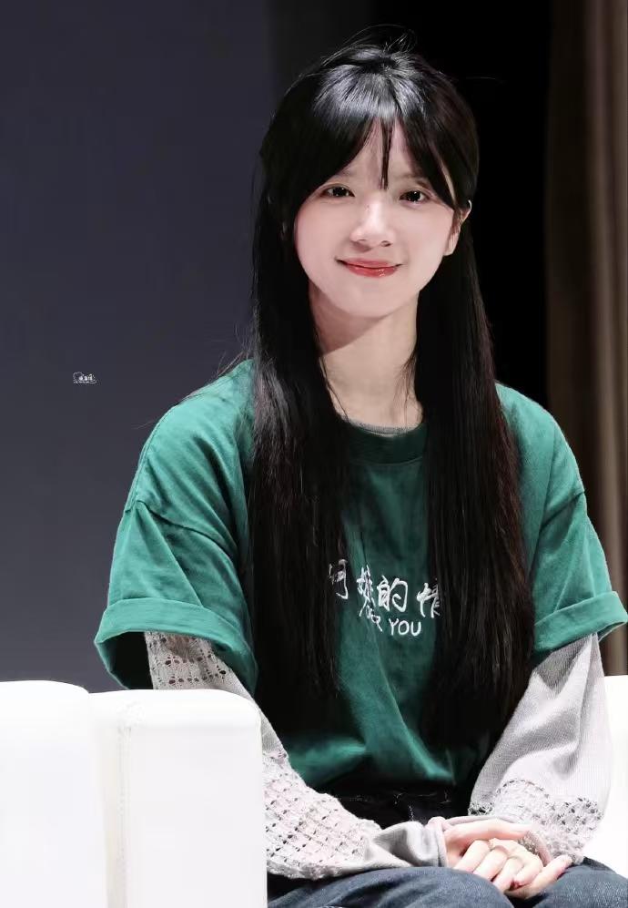 《给阿嬷的情书》主演李思潼，找到新工作了！签约阿里系虎鲸文娱，成刘浩存同门师妹，