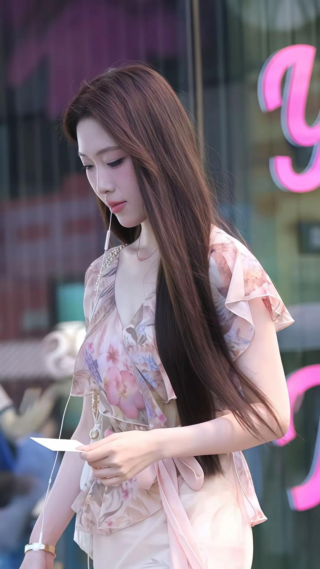 你敢摘下来你的眼镜？