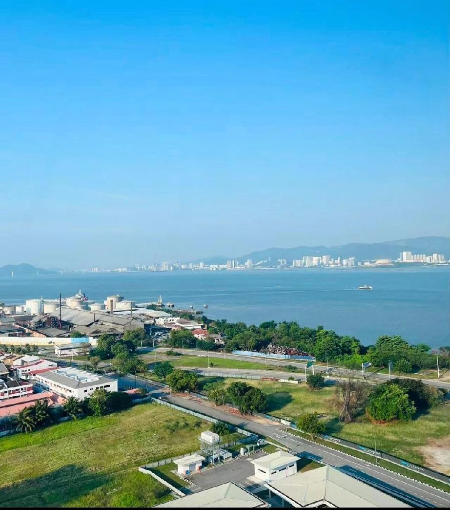 昨天头条发来了通知，取消了我的新锐创作者。
       取消就取消吧，一切顺其