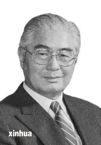 1952年“三反”运动荣毅仁被划为“基本守法户”，毛主席：“何必那么小气！再大方