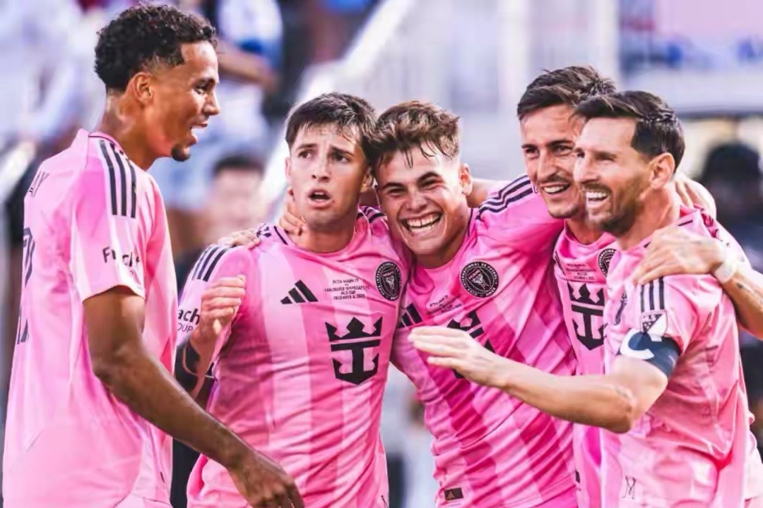 凌晨，一场3-1：梅西前无古人纪录，第47冠，迈阿密国际创造历史北京时间12月7