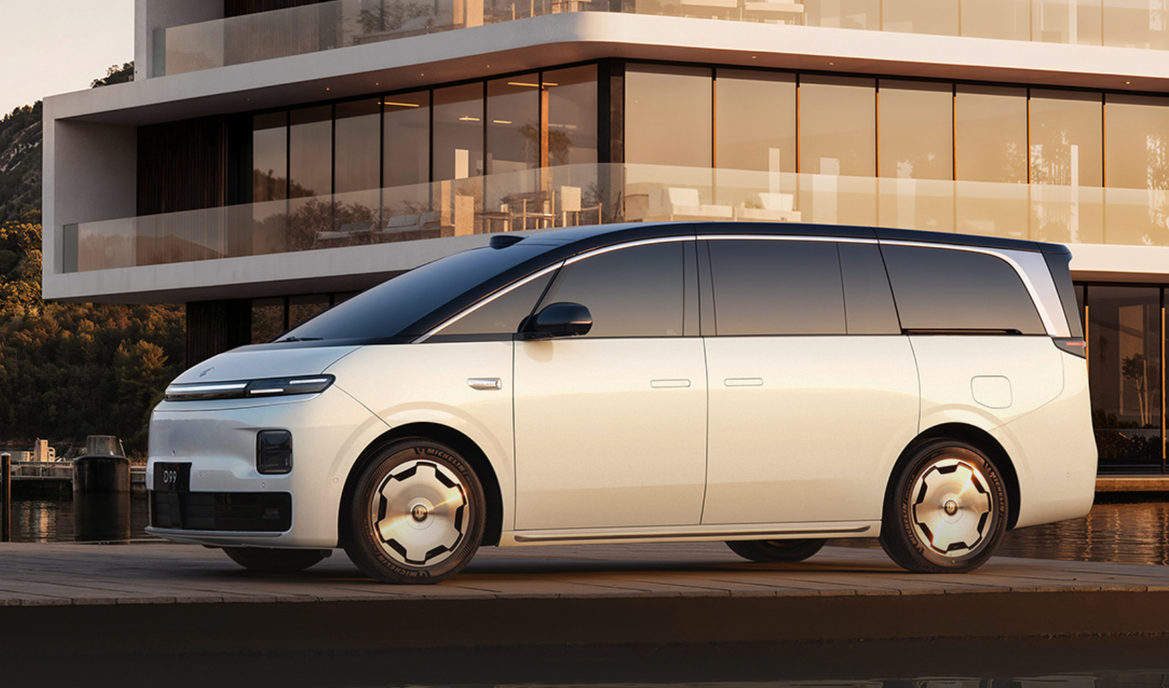 零跑D99，纯电115度电，增程80度电，大家看这个产品怎么样？ 