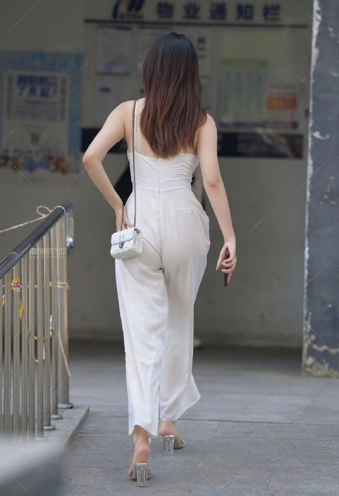 哲学家拉布吕耶尔，总结出了这样一个秘密定律： 男人擅长严守别人的秘密，却会随意说