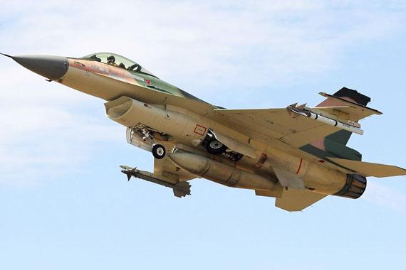 特朗普授权开火，10 架 F-35A 随时可开打，委内瑞拉 20 架歼 10C 