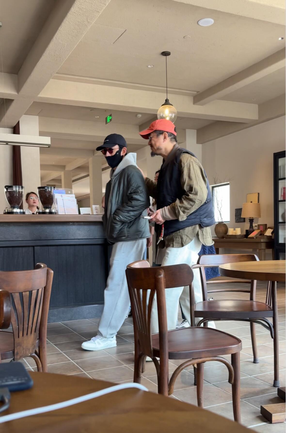 在金山岭偶遇朱一龙跟陈明昊老师了！！！ 