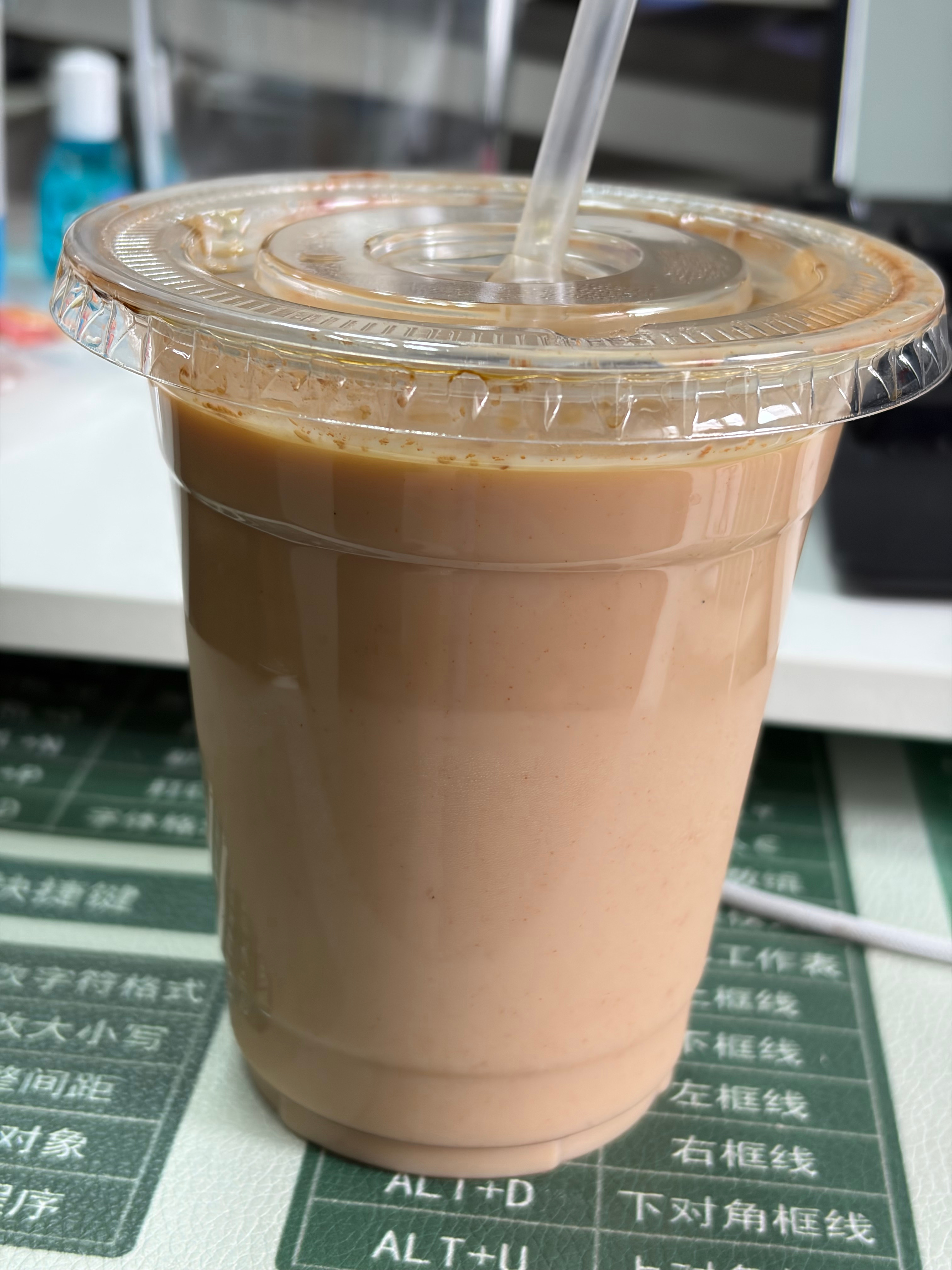 食堂的牛奶自制肉桂拿铁 