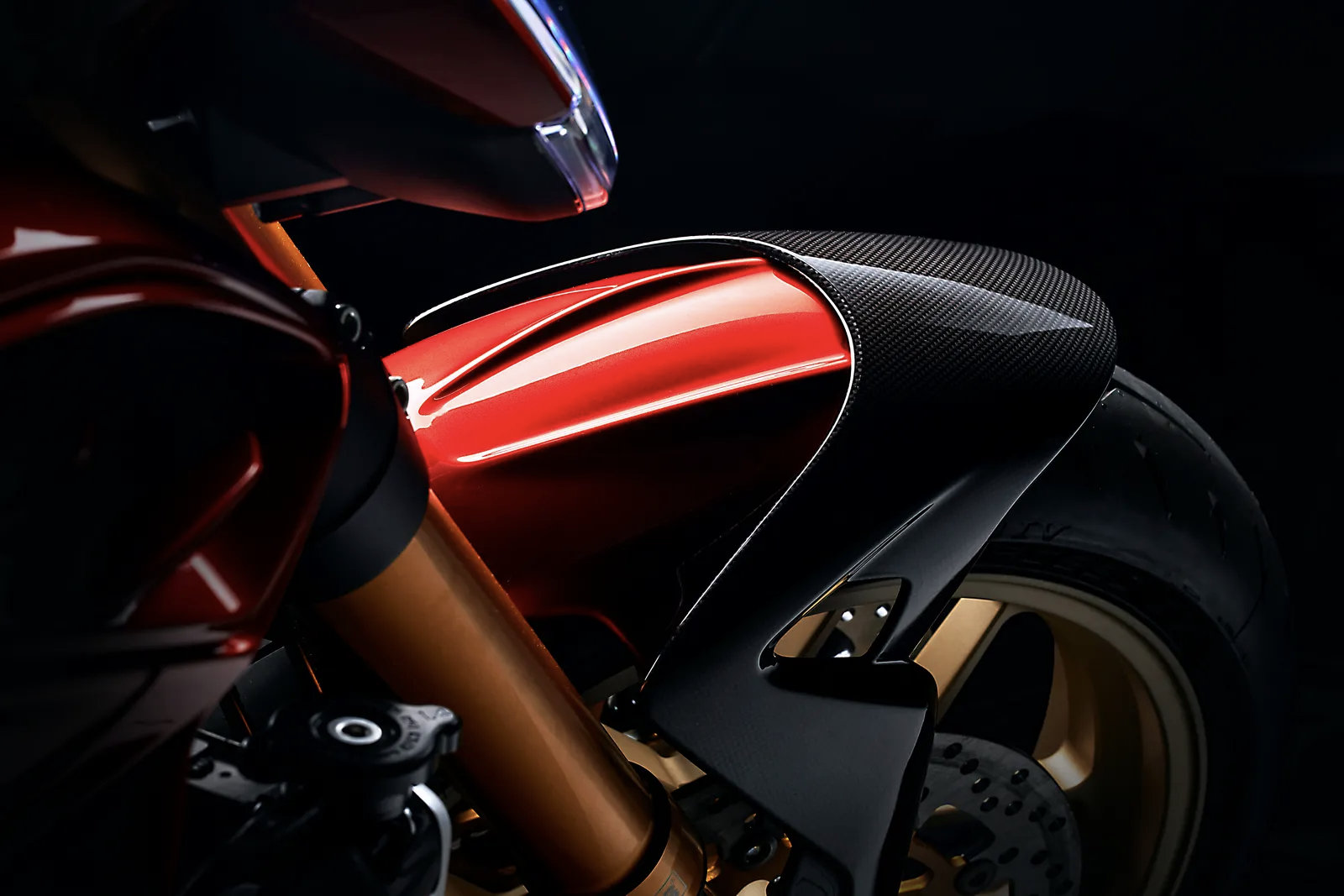 车市热门[超话] MV 奥古斯塔 2026 新型三气缸运动街车 Brutale 