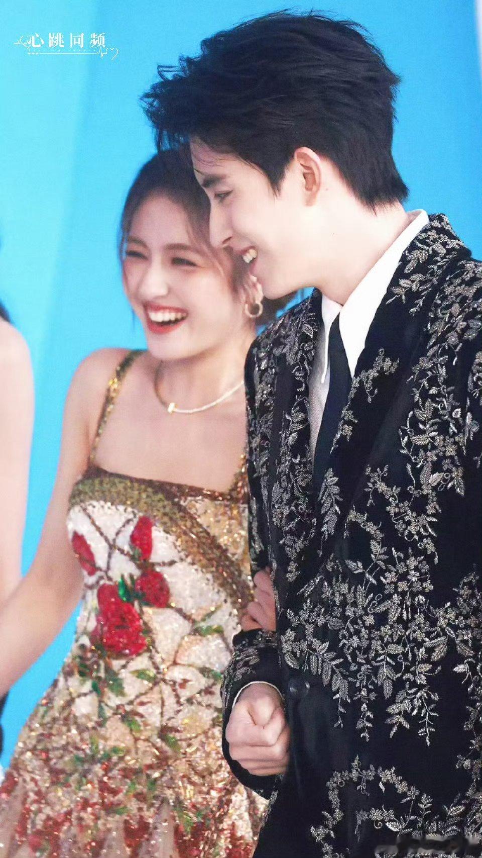 李兰迪敖瑞鹏合体微博之夜，豹豹猫猫尖叫之夜后再次合体微博之夜，请大家尽情期待！ 