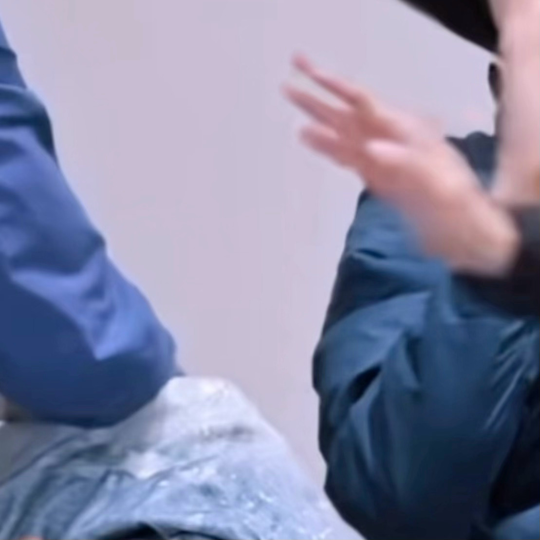 理我👉🏻 
