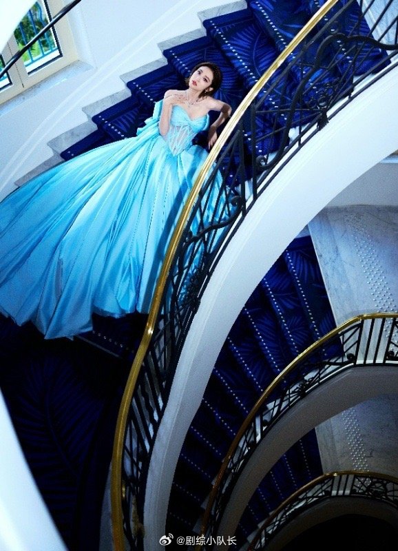 唐艺昕加盟乘风心情很曼妙都让让祺贵人也回宫了 唐艺昕官宣浪姐，是我今年最期待的事