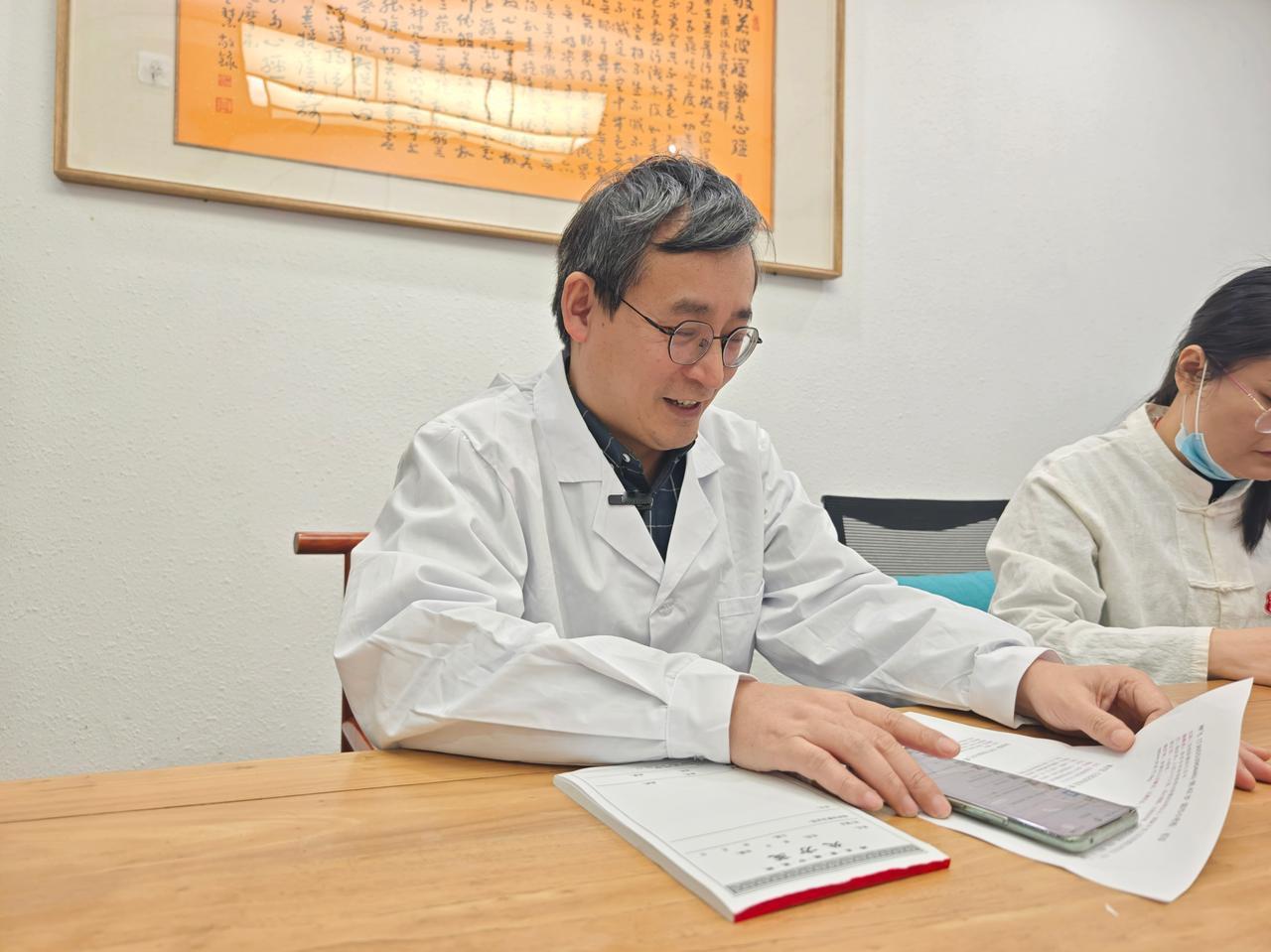 身体两处出现疼痛时，大家一定要警惕，胆囊结石是否在发生恶化！
 
这两个重要的信