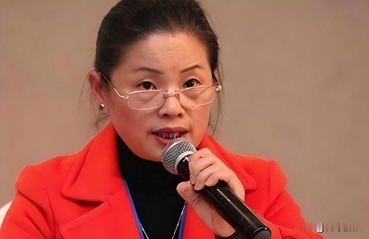 泉州女子竟是锡兰公主，祖坟暴露引发激烈对峙，是留下还是回归。
1996年，泉州清