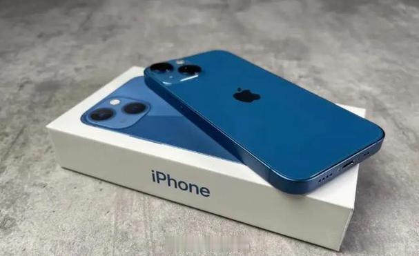 小屏手机还有市场竞争力吗 ？突然意识到自iPhone13mini之后就取消了mi