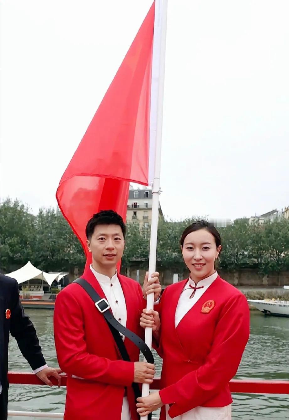 手机新屏保?
巴黎奥运会上感动无数网友的五张图片，让国人看了都满满的自豪感，特别