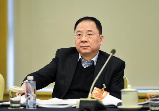 何宁卡仕途的高光时刻，无疑是在珠海，他当了12年副市长、4年市长，也留下了不少故