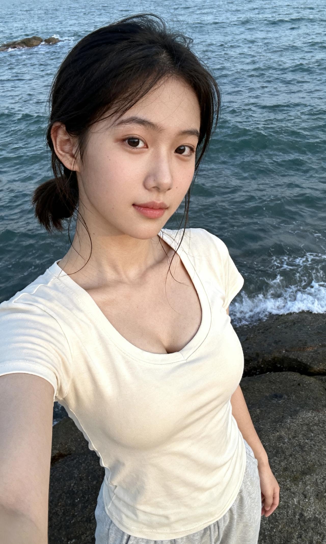 海边自拍，风景不错哦！