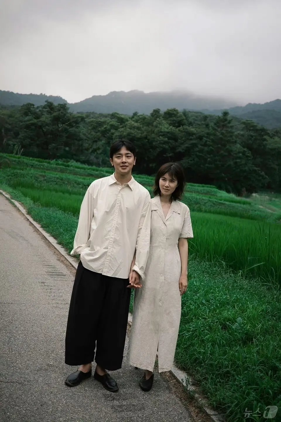 #孔敏贞张宰昊结婚#据韩媒，演员孔敏贞、张宰昊将于9月举行婚礼。据悉，两人曾在《