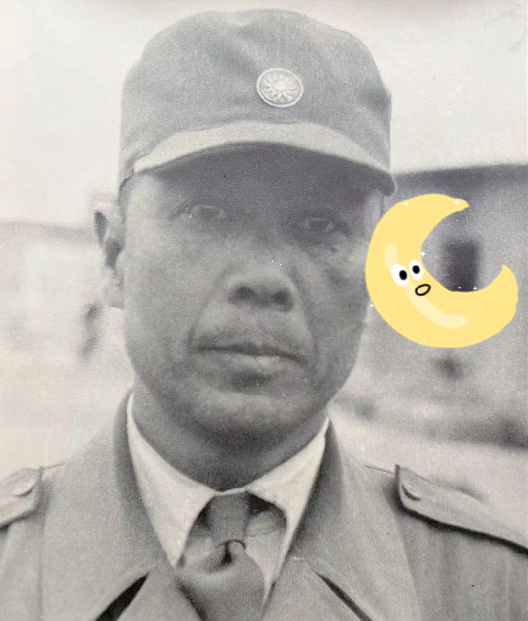 1949年5月，安阳解放后，河南保安第三旅旅长刘乐仙被俘虏之后的照片，镜头中他神