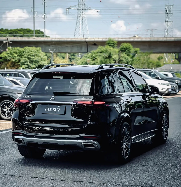 奔驰GLE的大屁股，还真是百看不厌！