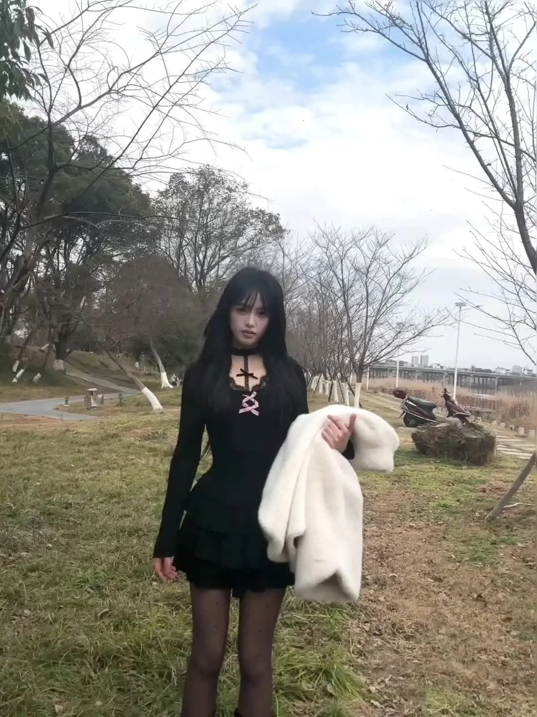 baby我们的感情好像跳楼机