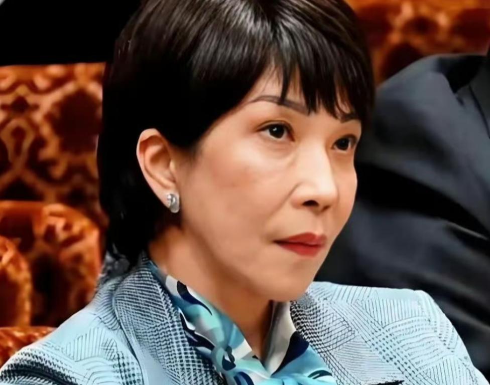 大家发现没有，自演习开始之后，有两个人闭麦了。他们分别是叫嚣小岛有事就是日本有事