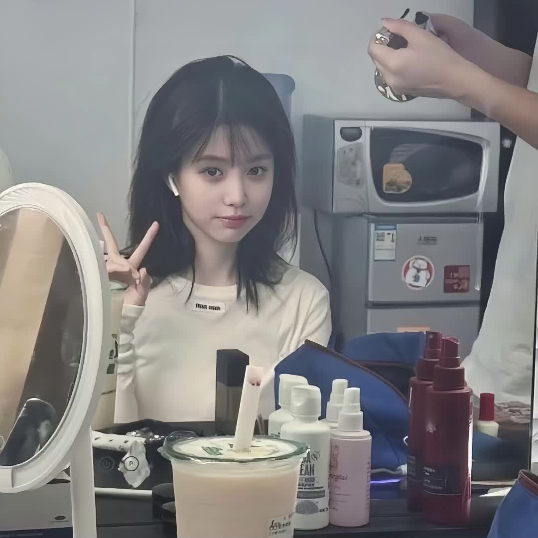 古道冰封停过马  又见春水映桃花