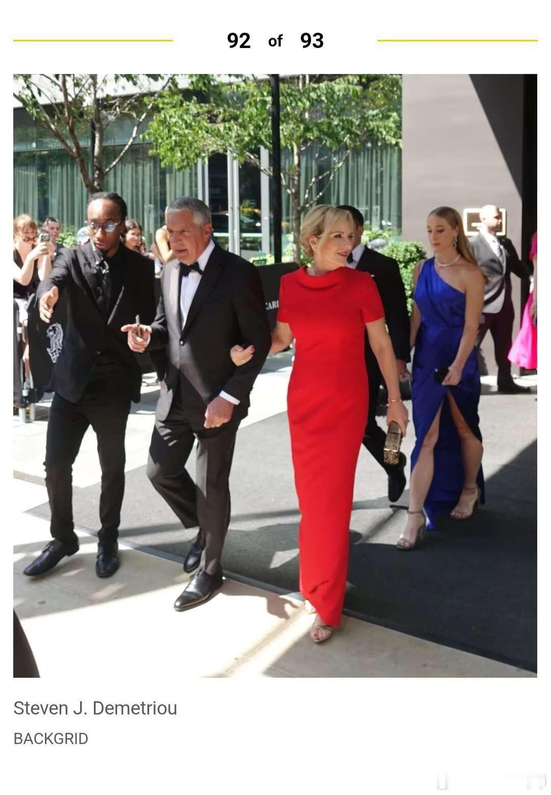 霉霉Taylor Swift邀请史蒂夫·J·德米特里欧参加自己的世纪婚礼在外网引