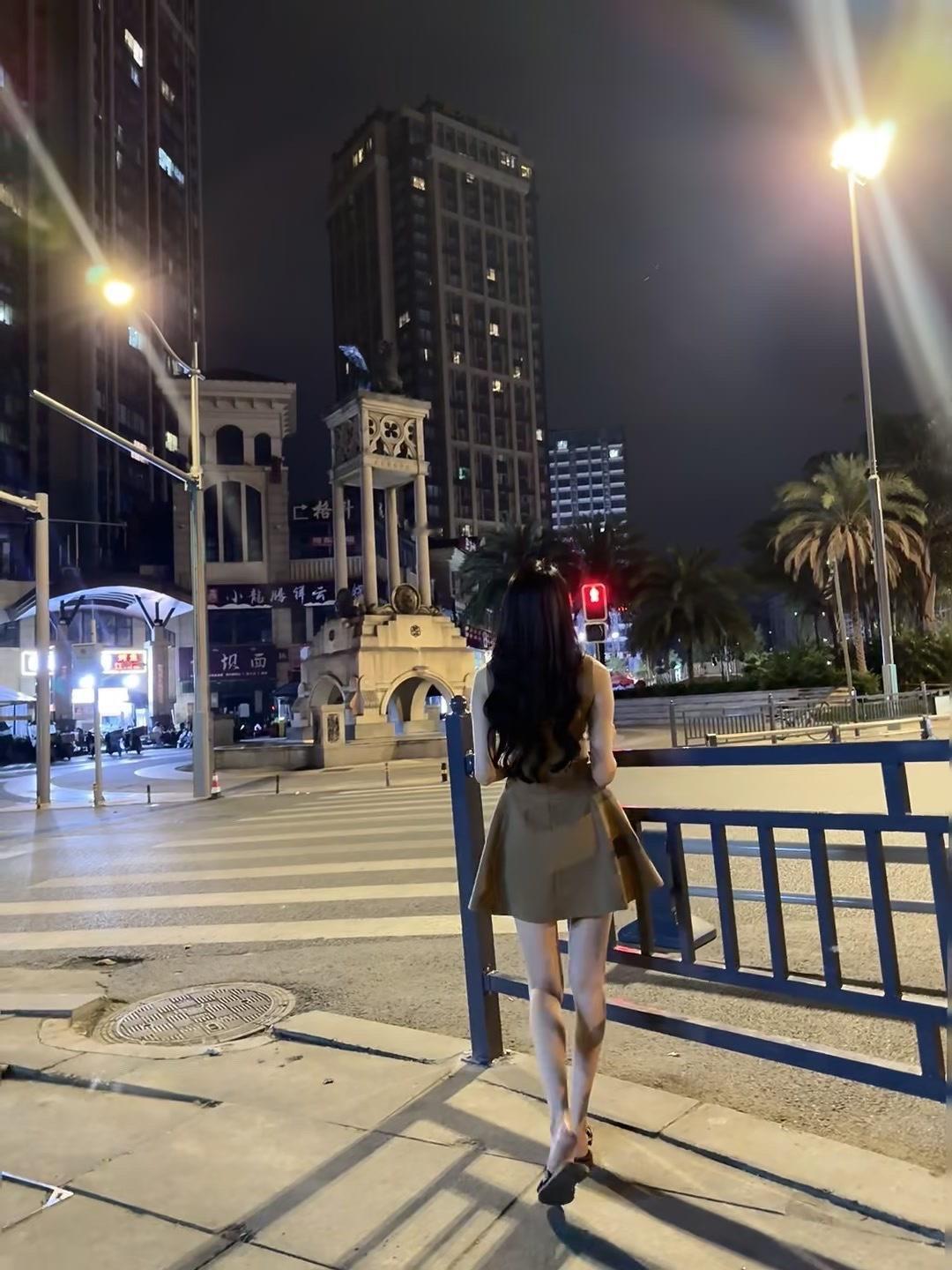 今夜看看大长腿 ​​​