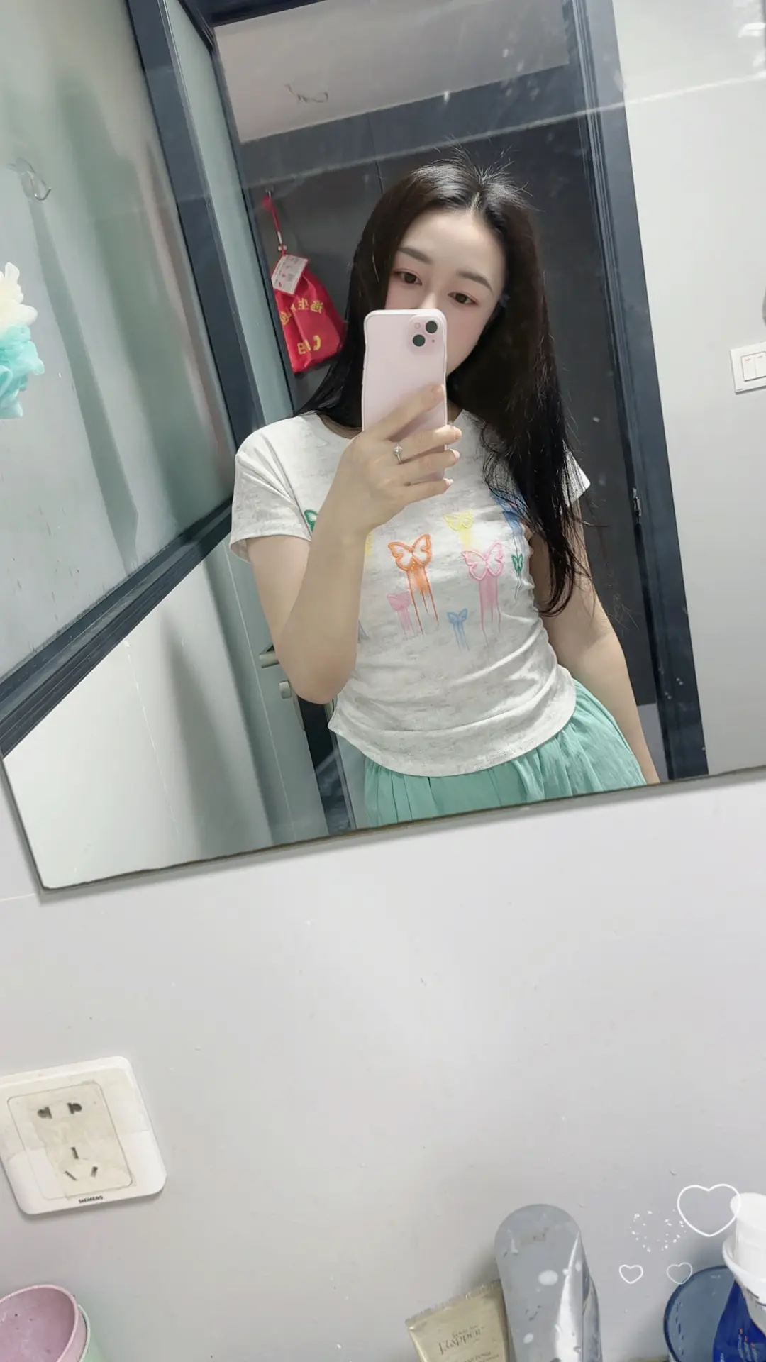 这美颜开了100级手机都变形了😂