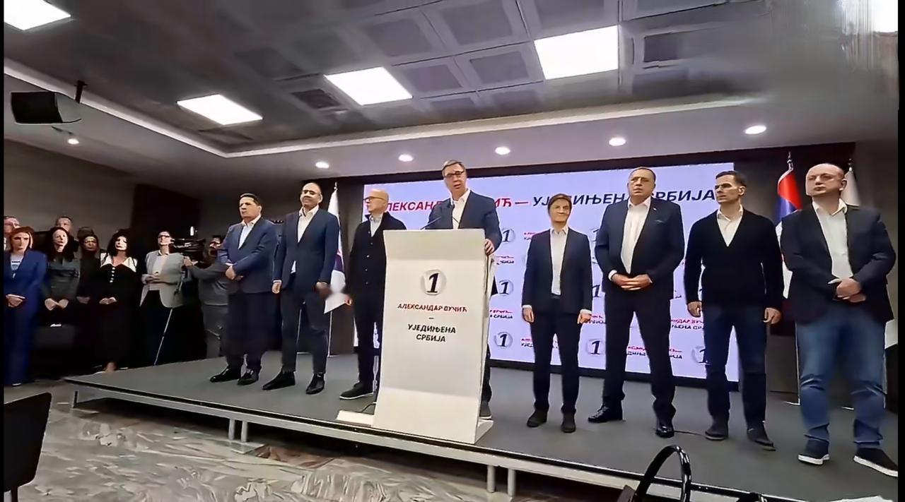 武契奇党败选，学生党胜选。
塞尔维亚变革产生的政治震动，将是历史性的、世界性的。