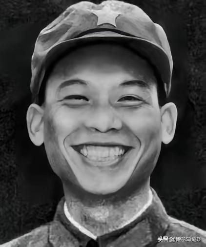 1979年的越南战场，有位叫陈书利的解放军战士，当时他跟大部队走散了，正蹲在红薯