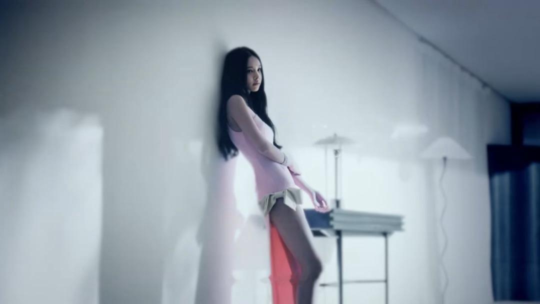 李秀满女团回归A2OMAY回归 打破中文歌和韩系曲风违和感，咬字清晰流畅，旋律抓