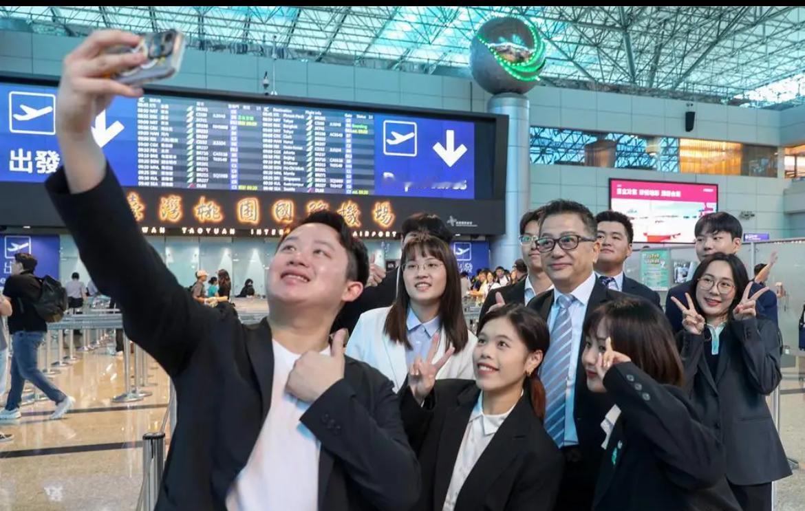 台媒报道，台湾民众党今天（7月14日）宣布，该党青年团今天出访上海四天，这是民众