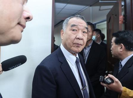邱国正到底安的什么坏心思？明明深知开战台湾百姓要遭大难，还乱改台军开火标准挑衅解