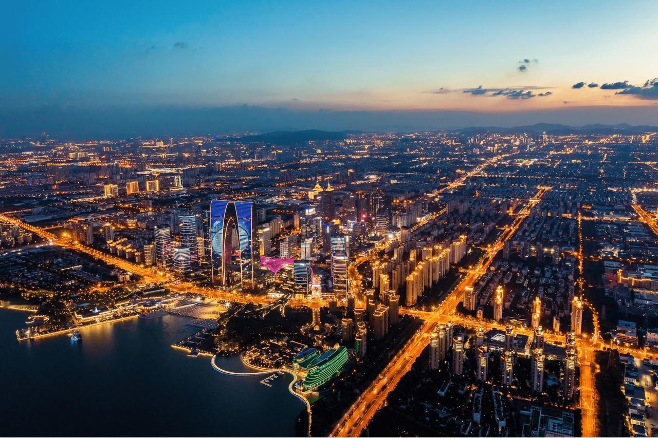 1-10月江苏一般公共预算收入首次突破9000亿元大关，达到了9086亿元，较去