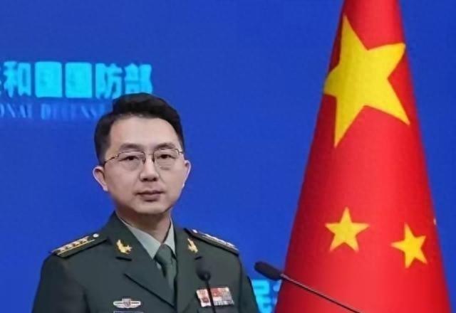 临近二零二六年农历新年, 台海情况很不平静, 台湾那边拿到了海马斯, 那是第一批