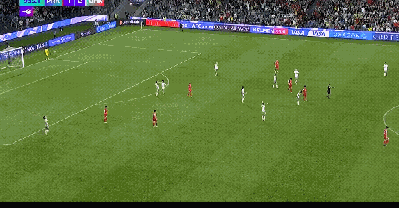 比赛还有30多秒，主裁判就吹哨结束了比赛，不知道裁判吹罚今晚朝鲜女足的比赛会是怎