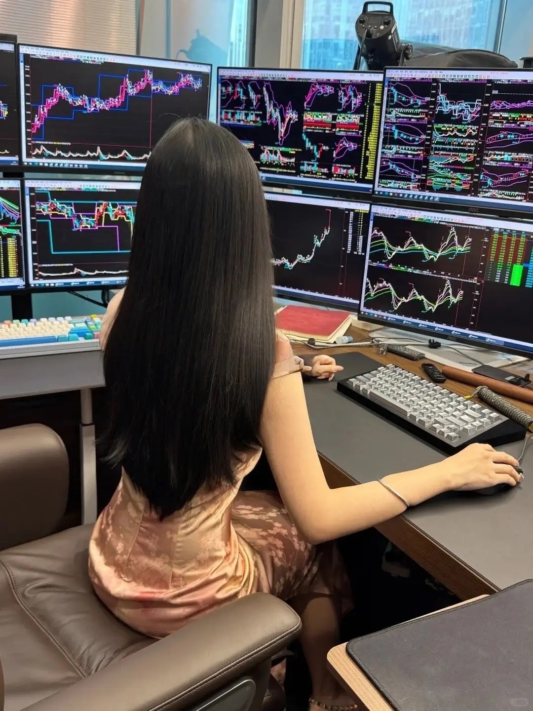 今日A股实操策略指南 大盘基调：3880-3950区间震荡，缩量无普涨，别抱幻想