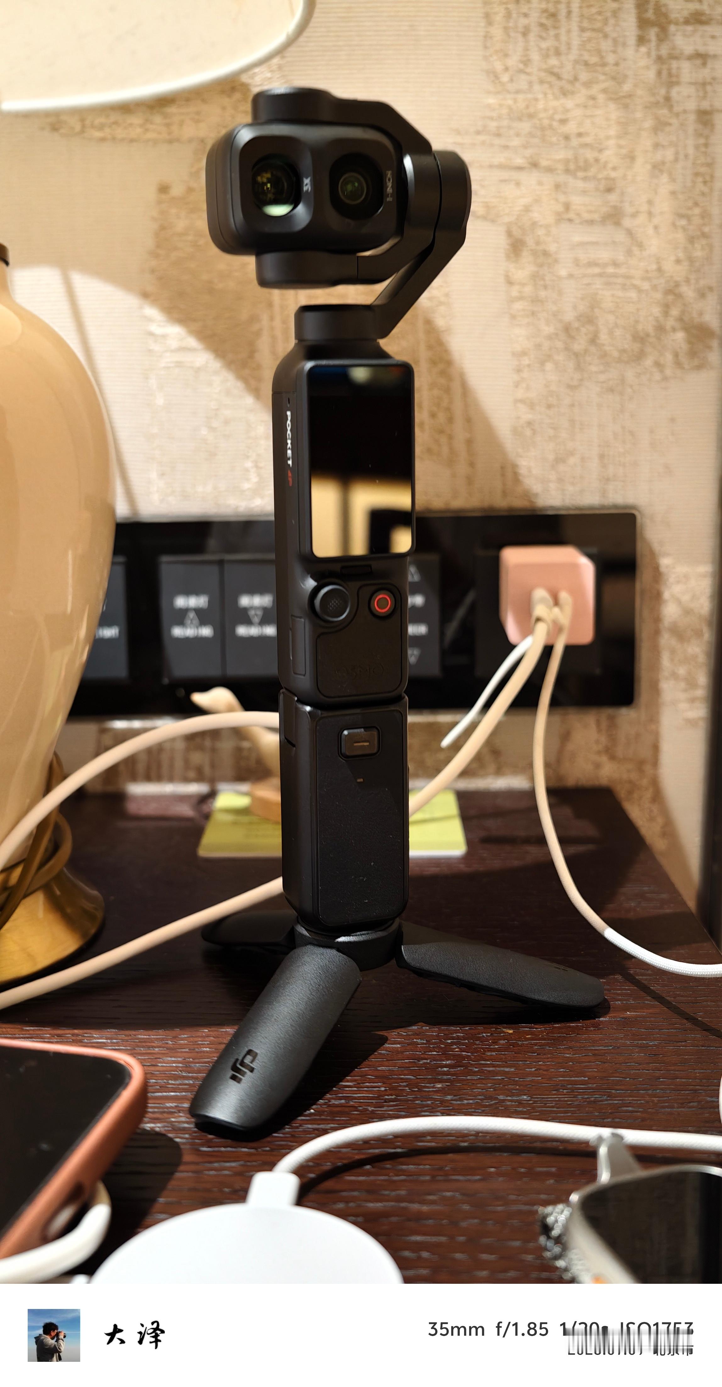 今天在炎炎烈日下高强度地用了大疆Pocket4P 大半天，整体表现还比较稳定，没