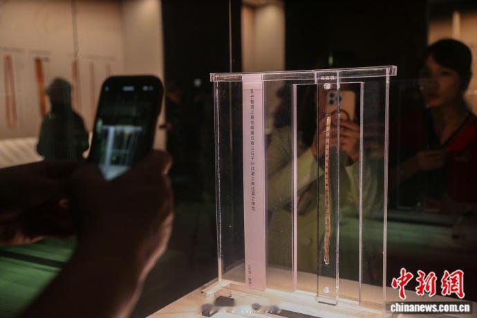 【失传1800余年齐论语竹简首次展出】4月14日，“书香海昏——汉代海昏侯国简牍