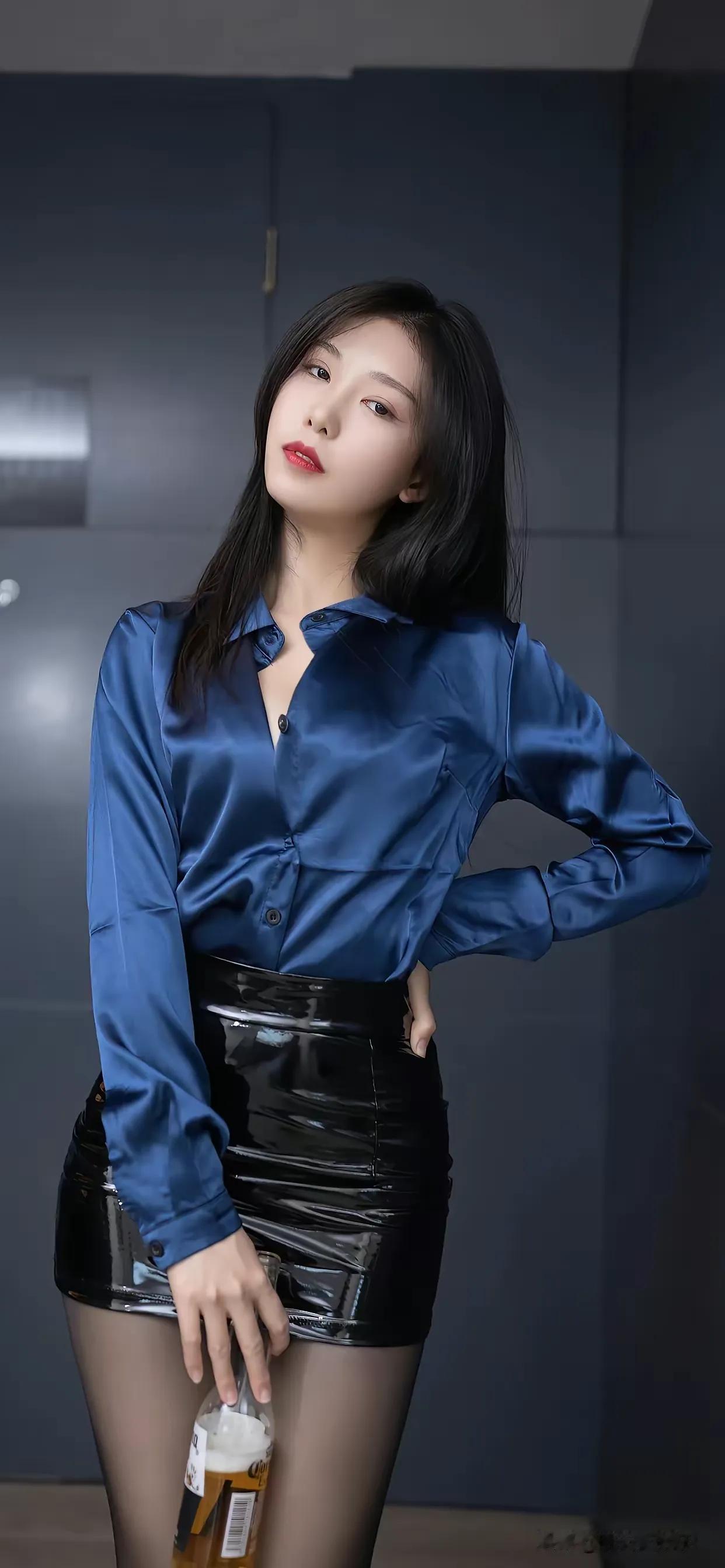 女人的妩媚，令人生畏