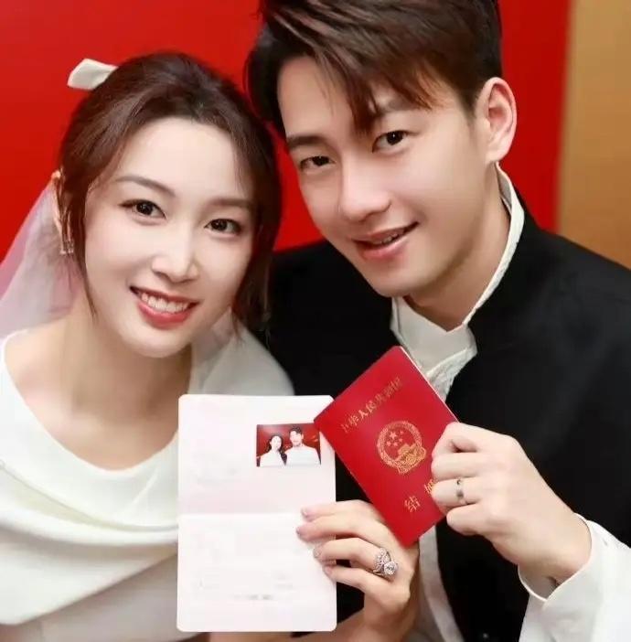 26岁的国乒美女钱天一退役了，选择自主择业，获安置费72万元（三项合计数）。网友
