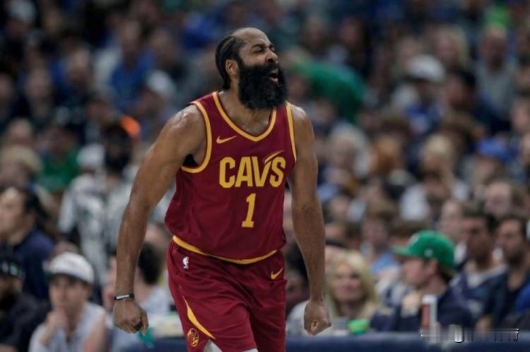 现役9位MVP球员，还剩哈登、威少和恩比德没拿到总冠军：

1，詹姆斯—41岁，