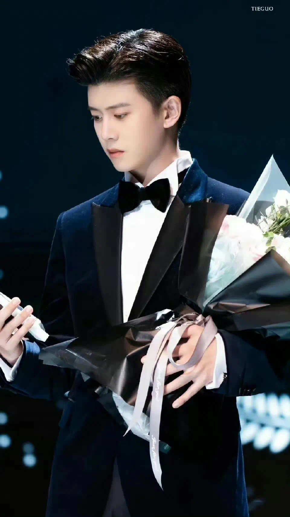 任嘉伦[超话]  10 ◡̈⃝🎀♡ℒฺℴฺνℯฺ任嘉伦ᥫ᭡ᩚ𓂃✧🍒𓈒𓏸