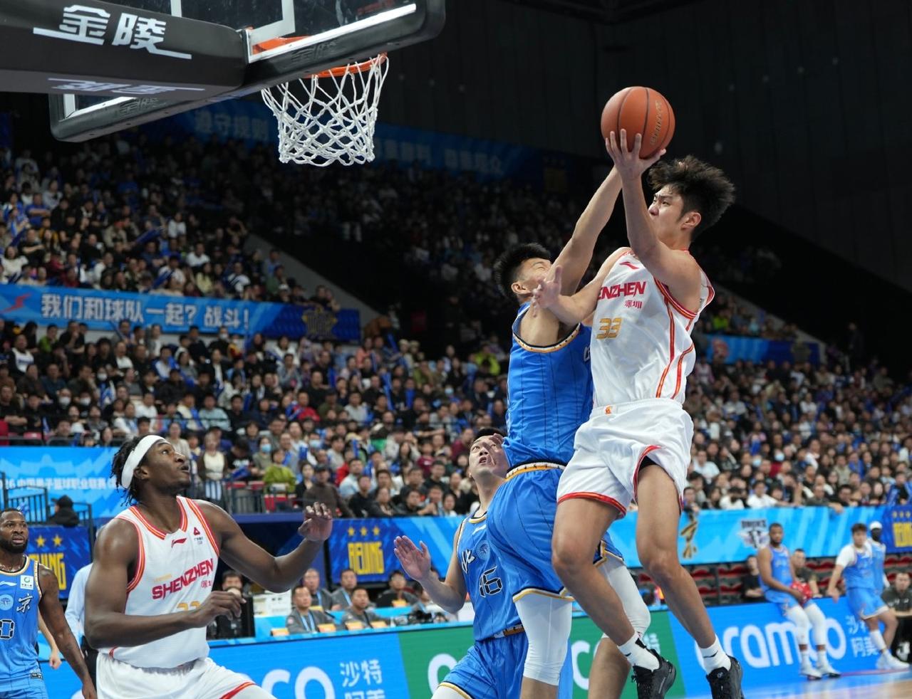 25-2，北京男篮这波操作着实厉害，比分一下子由落后10分到反超14分，果然豪华