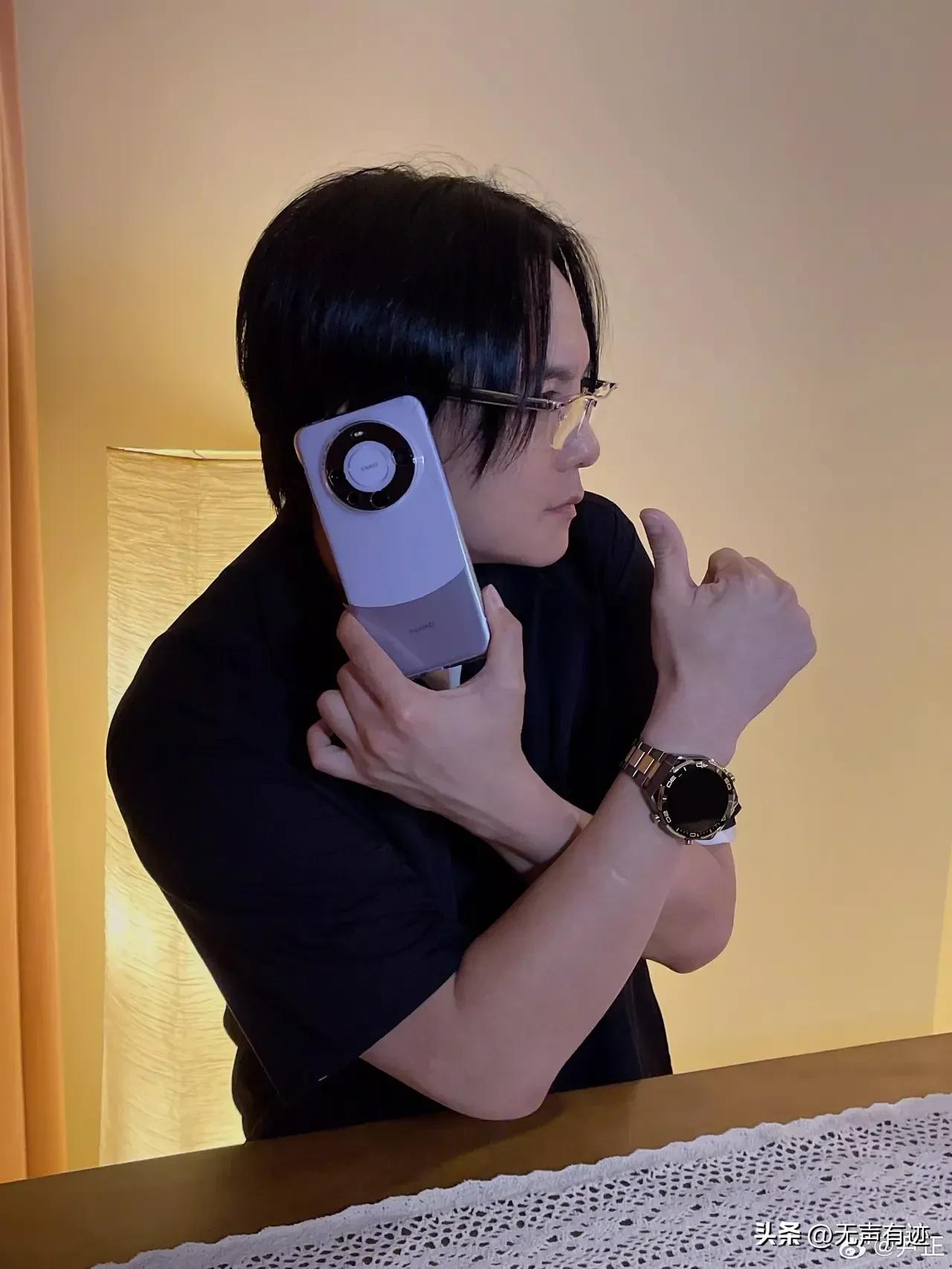 华为手机现在比明星还明星！
我觉得，华为现在作为中国手机生商界的老大，它生产的手