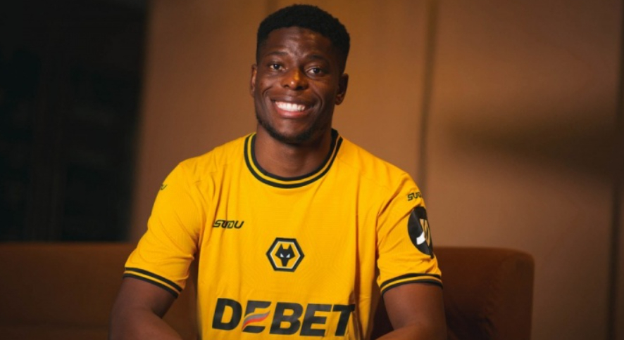 据《队报》报道称，狼队中场穆涅西预计租借加盟巴黎FC。马歇尔·穆涅西在2025年