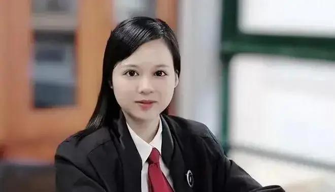 “中国越制裁我，我就越反华！”这话谁说的？一个被吊销执照、冻结账户、踢出律师圈的